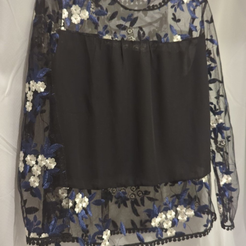 Blouse - Picture 2 of 4